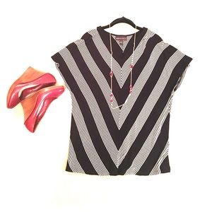 Dana Buchman-Black & White Top, Size Large⚡️