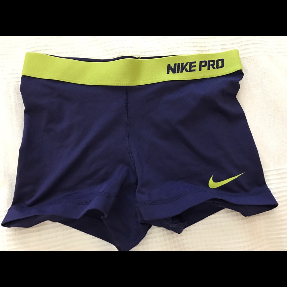 Nike compression shorts xs