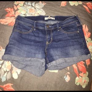 Hollister size 28/7 dark wash jean shorts