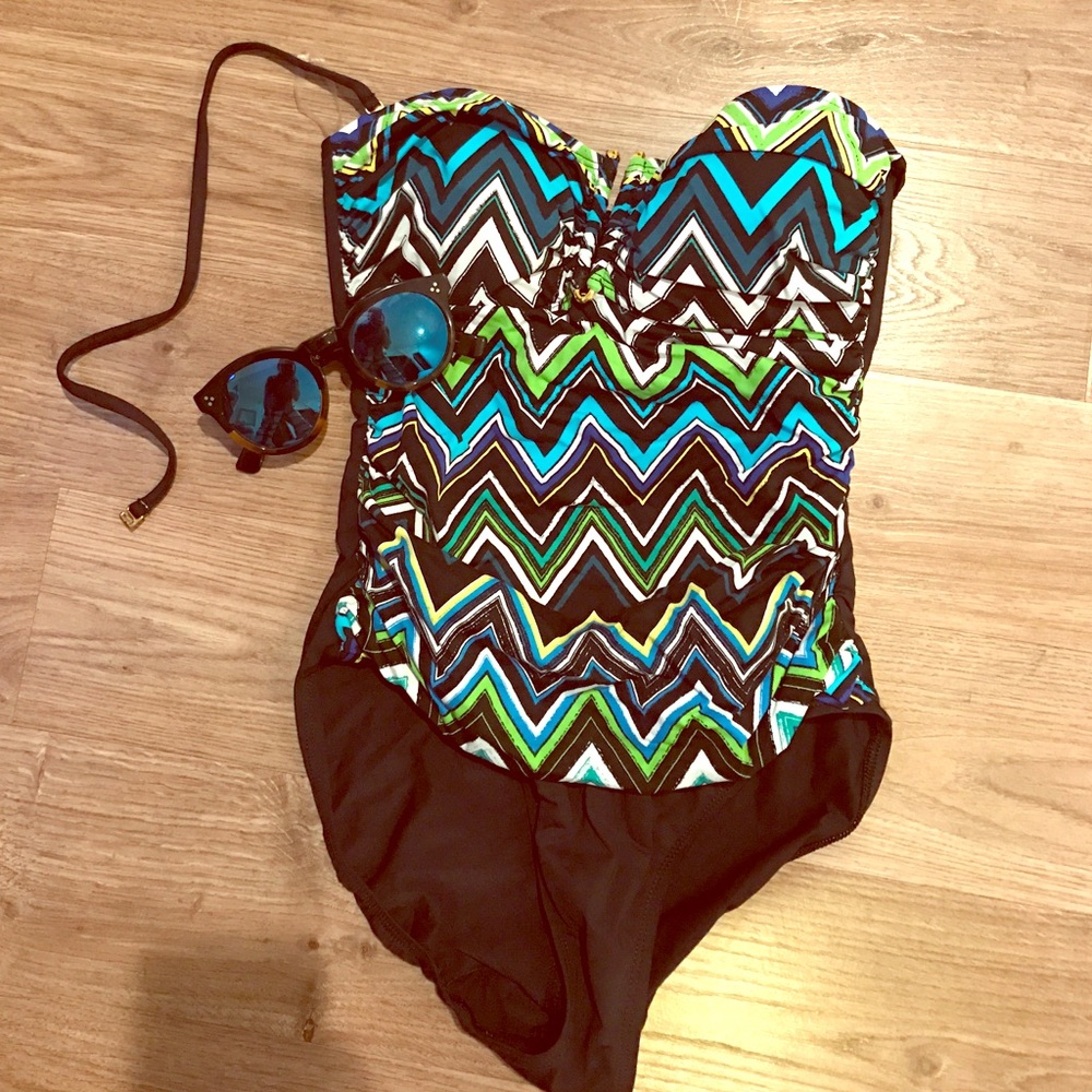 Classy La Blanca one-piece swimsuit