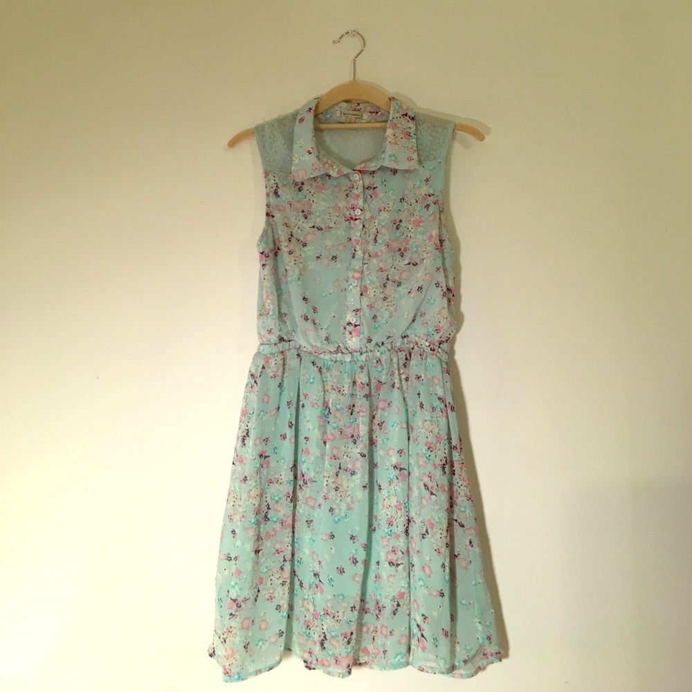 Urban Outfitters floral dress 👗