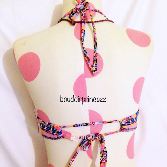 ❤ FINAL SALE VS Fabulous geo BIKINI TOP - Picture 3 of 4