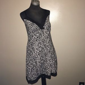 CLOSET CLOSING SOON -Delta Burke animal print slip