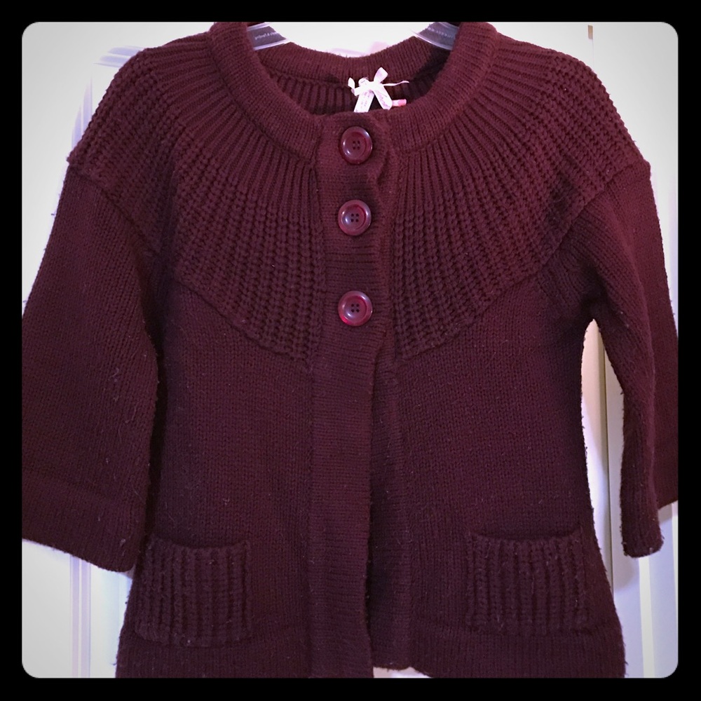 3/4 sleeve maroon sweater