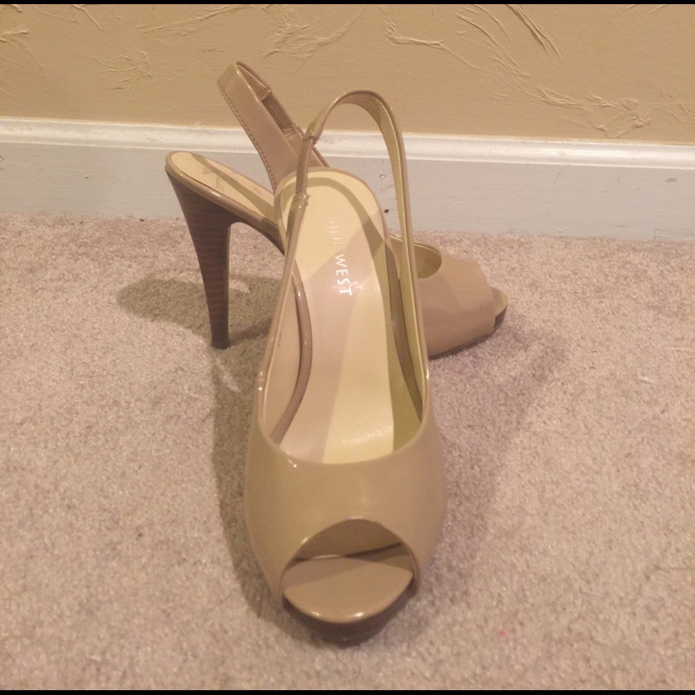 💞SALE💞 Nine West open toe sling back heels