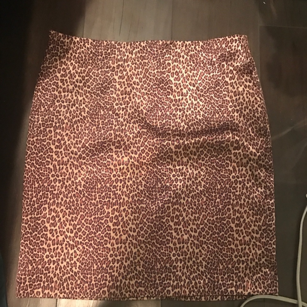 Leopard satin pencil skirt