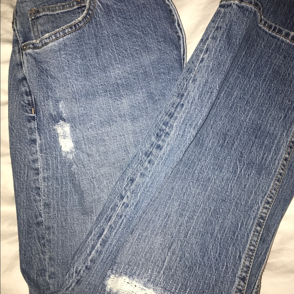 H&M light washed distressed jeans