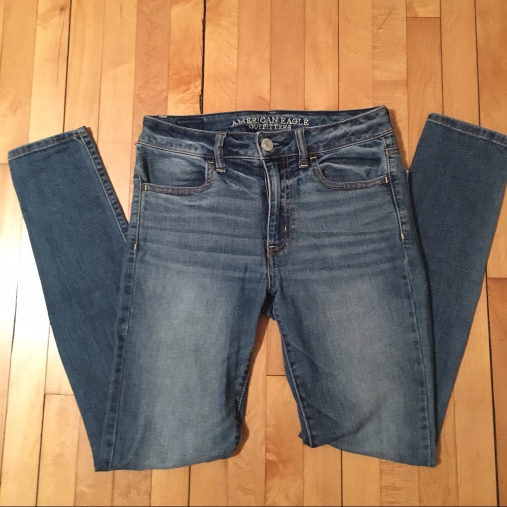 AE Hi-Rise light wash jegging
