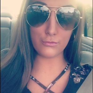 Meet your Posher, Shannon