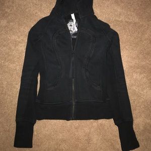 black lululemon hoodie
