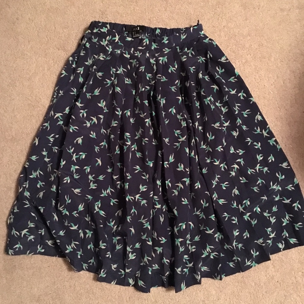 High waisted pattern skirt