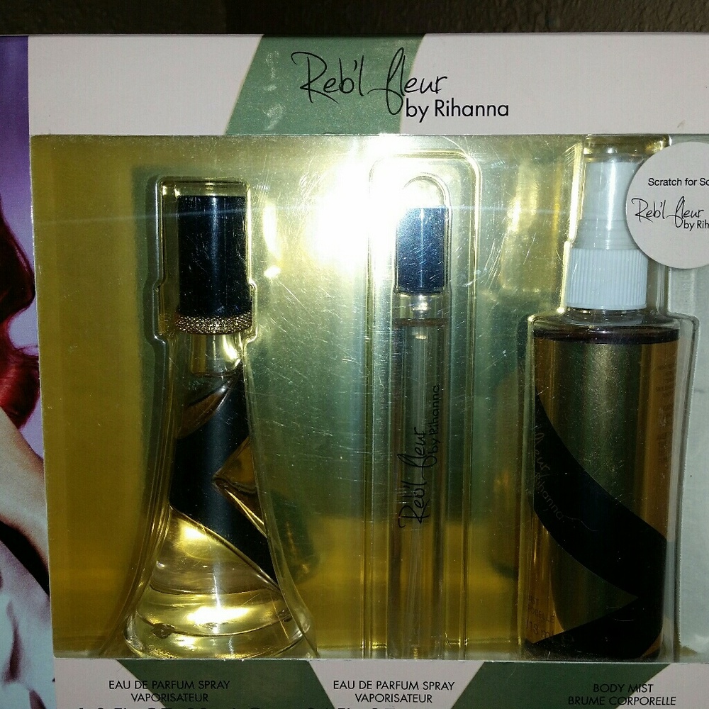 Reb'l fleur-de-lis by Rihanna