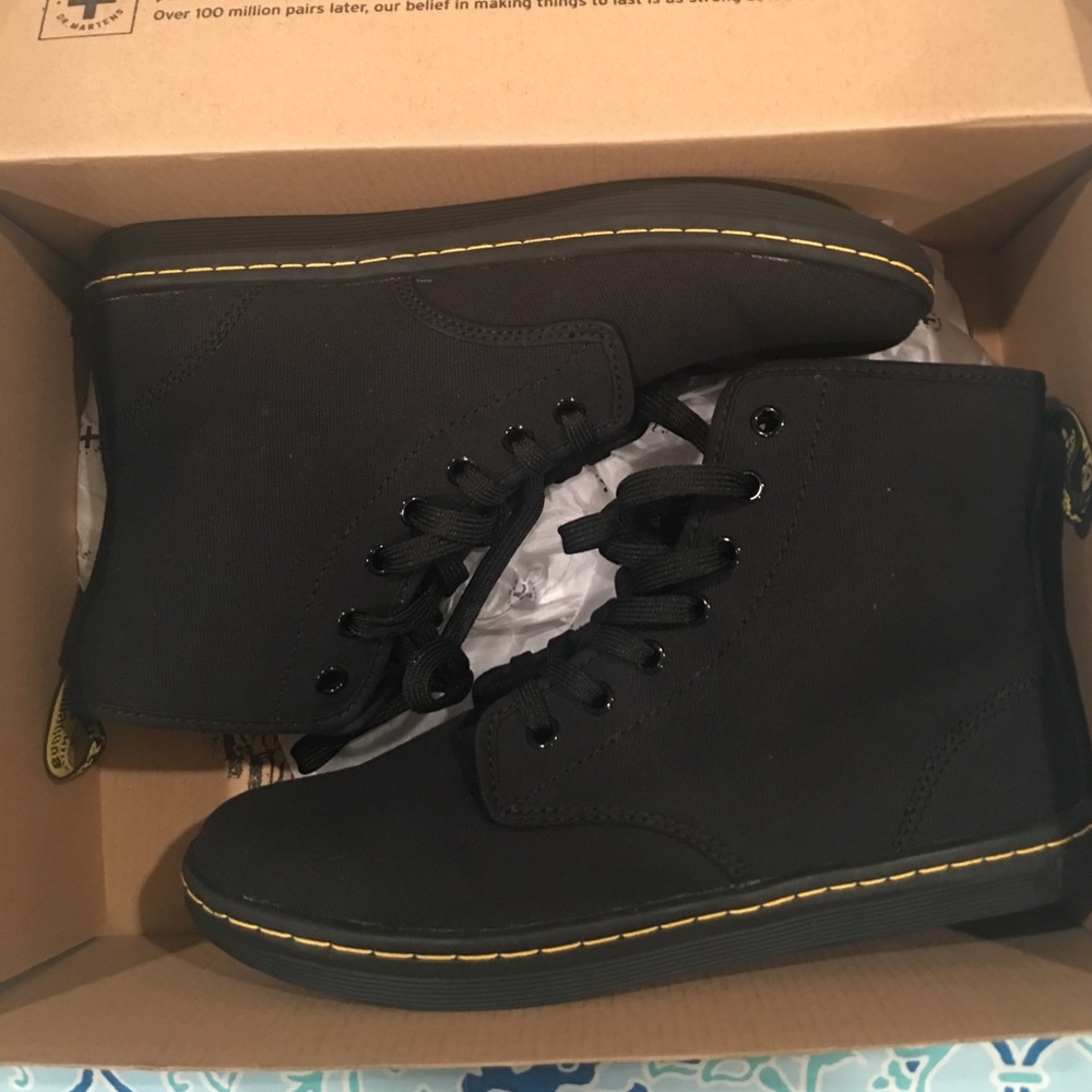 Dr. Martens all black