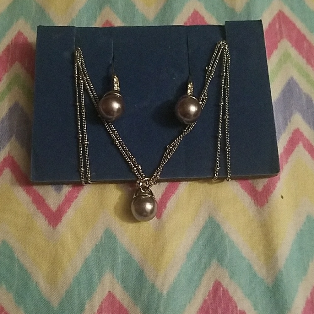 earring and necklace set