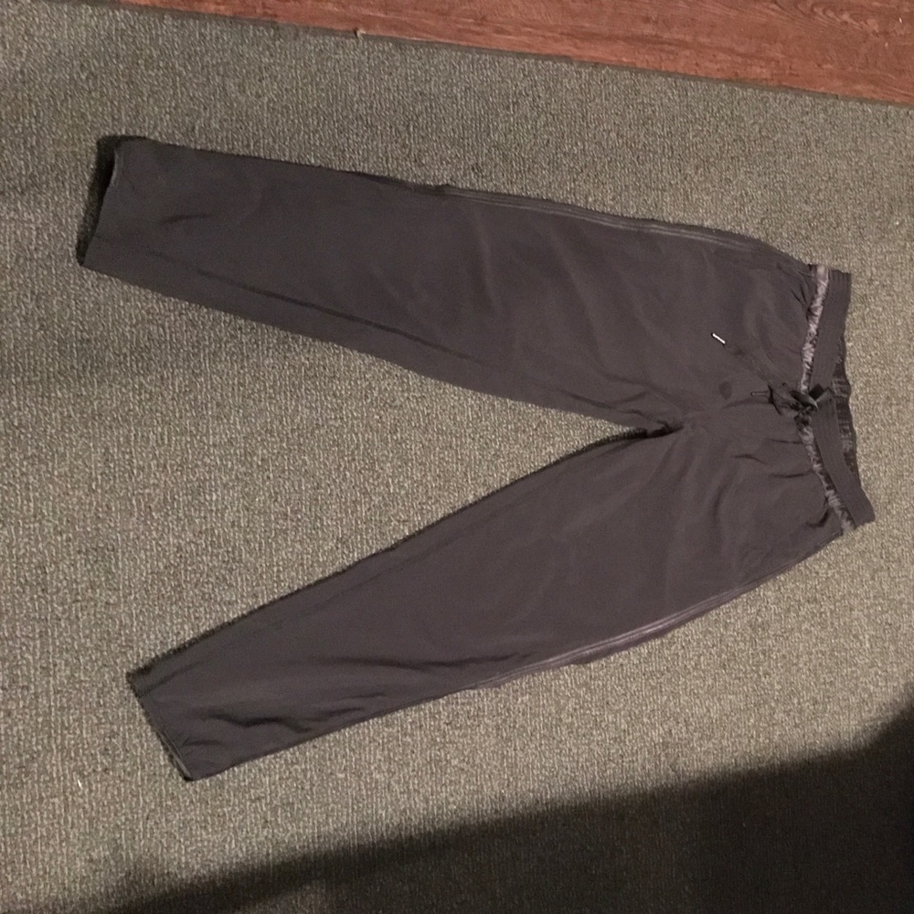 Lululemon joggers size4
