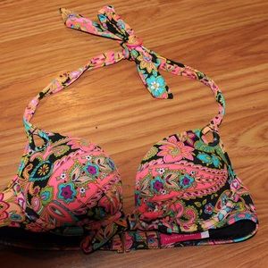 Victoria's Secret swimsuit top only. 34 A. PUSH UP