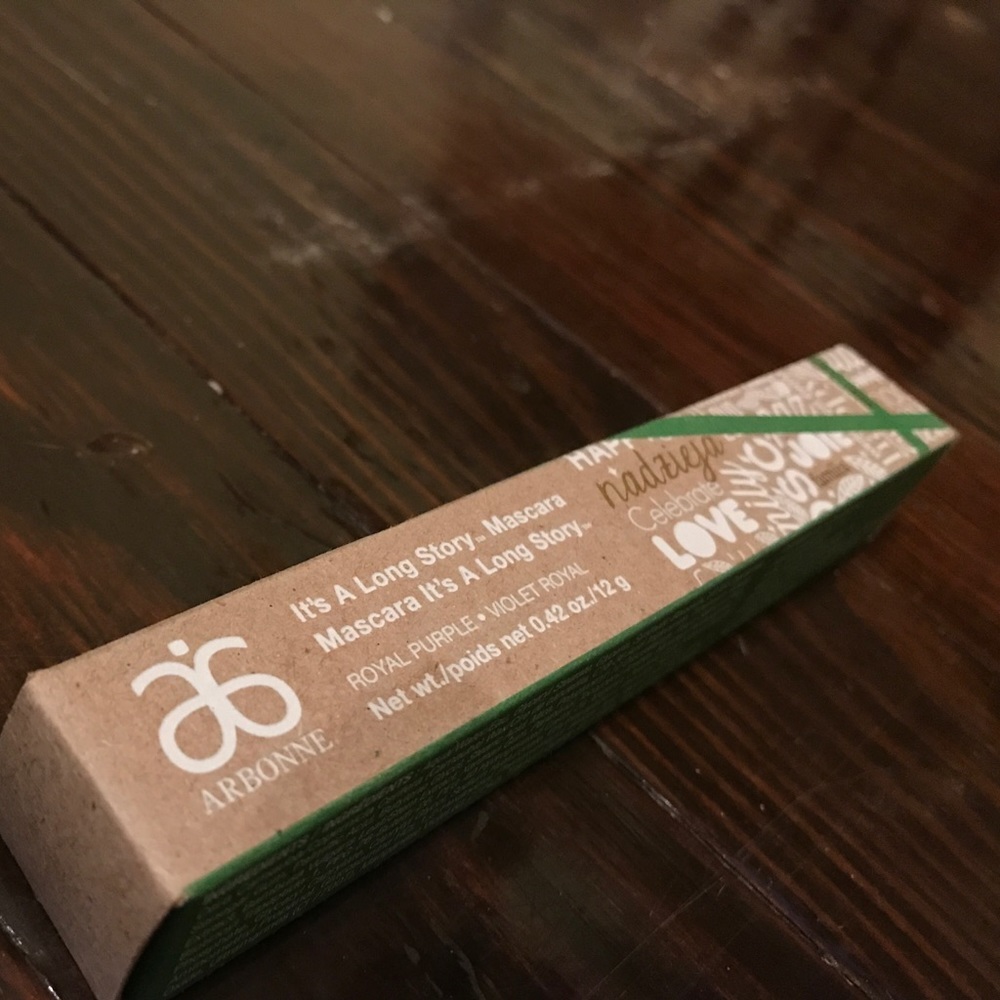 ARBONNE "it's a long story" mascara in VIOLET