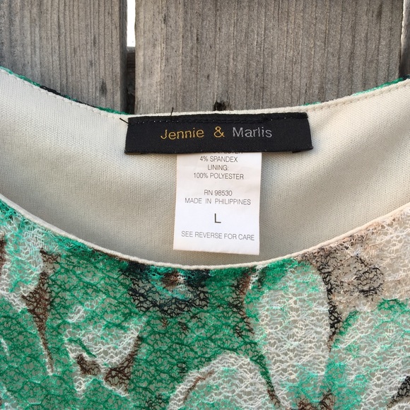 Jennie & Marlis Tank Blouse. - Picture 3 of 3