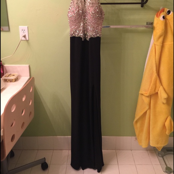 Jeweled formal dress - Picture 3 of 8
