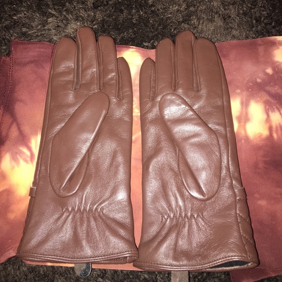 New Women's Genuine Leather Tech Touch Glove - Picture 4 of 8