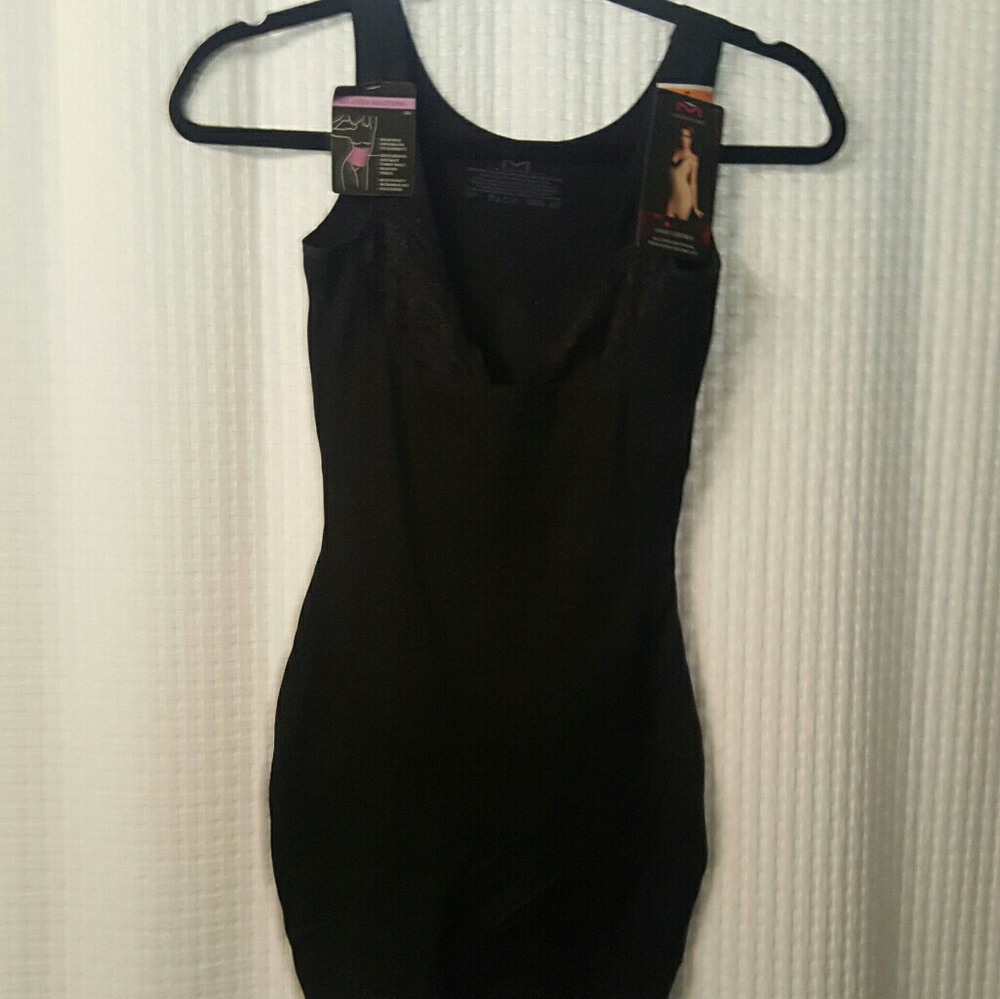 Body Slimmer; Light Control. Size Sm.