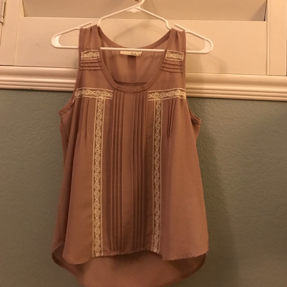 Beige with white lace trim sleeveless shirt