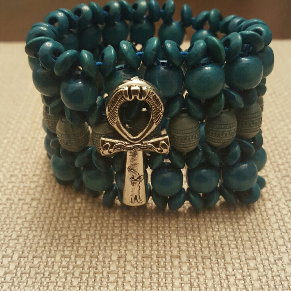 SOLD Silver Pewter ankh charm Stretchable bracelet - Picture 2 of 4