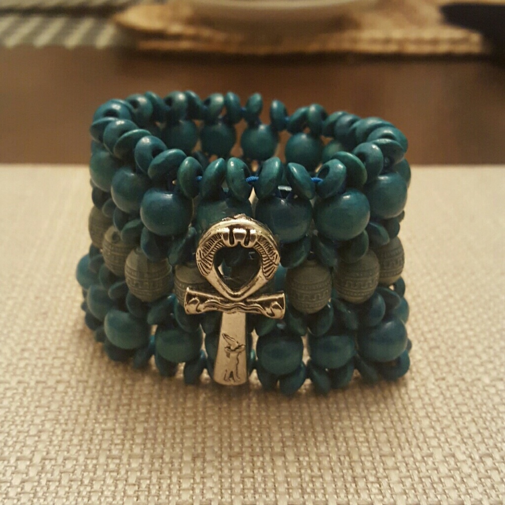 SOLD Silver Pewter ankh charm Stretchable bracelet - Picture 3 of 4