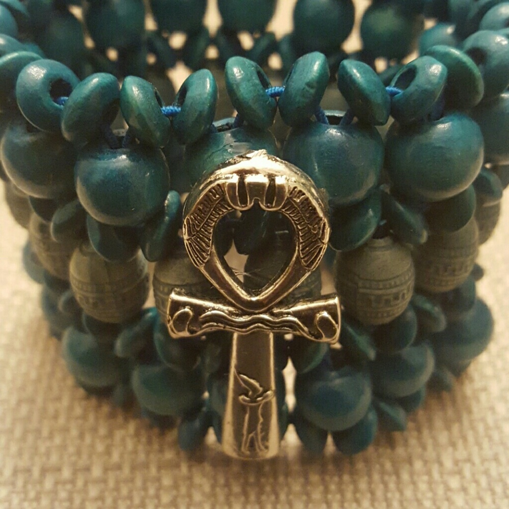SOLD Silver Pewter ankh charm Stretchable bracelet - Picture 4 of 4