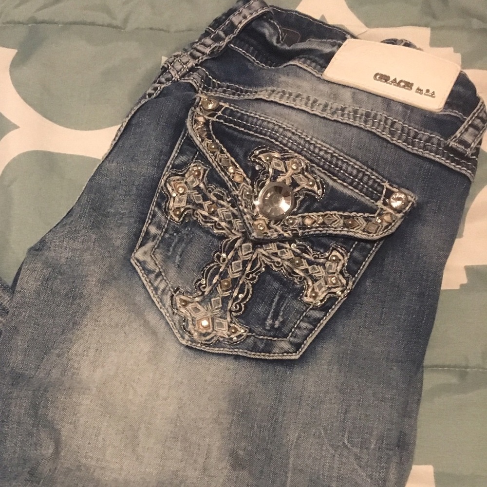 SALE!!  💕Grace jean capris with bling pockets!