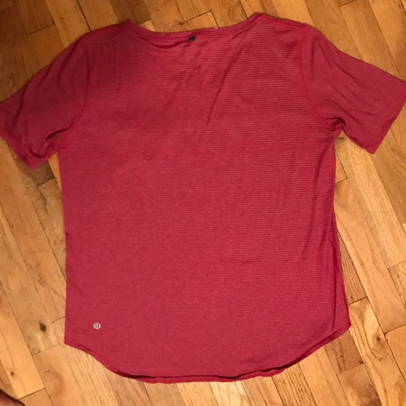 Lululemon women's top - Picture 2 of 3