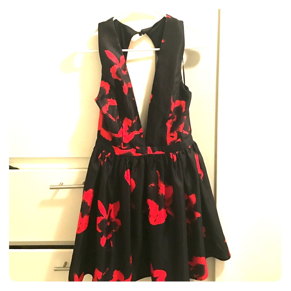 Black and red flare short dress