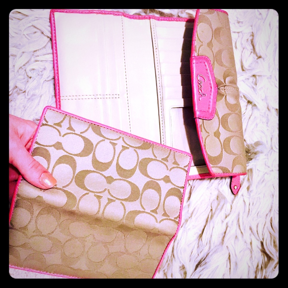 Coach wallet women's pink logo