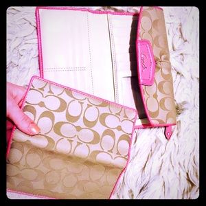 Coach wallet women's pink logo