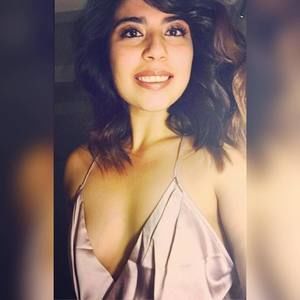 Meet your Posher, Edith