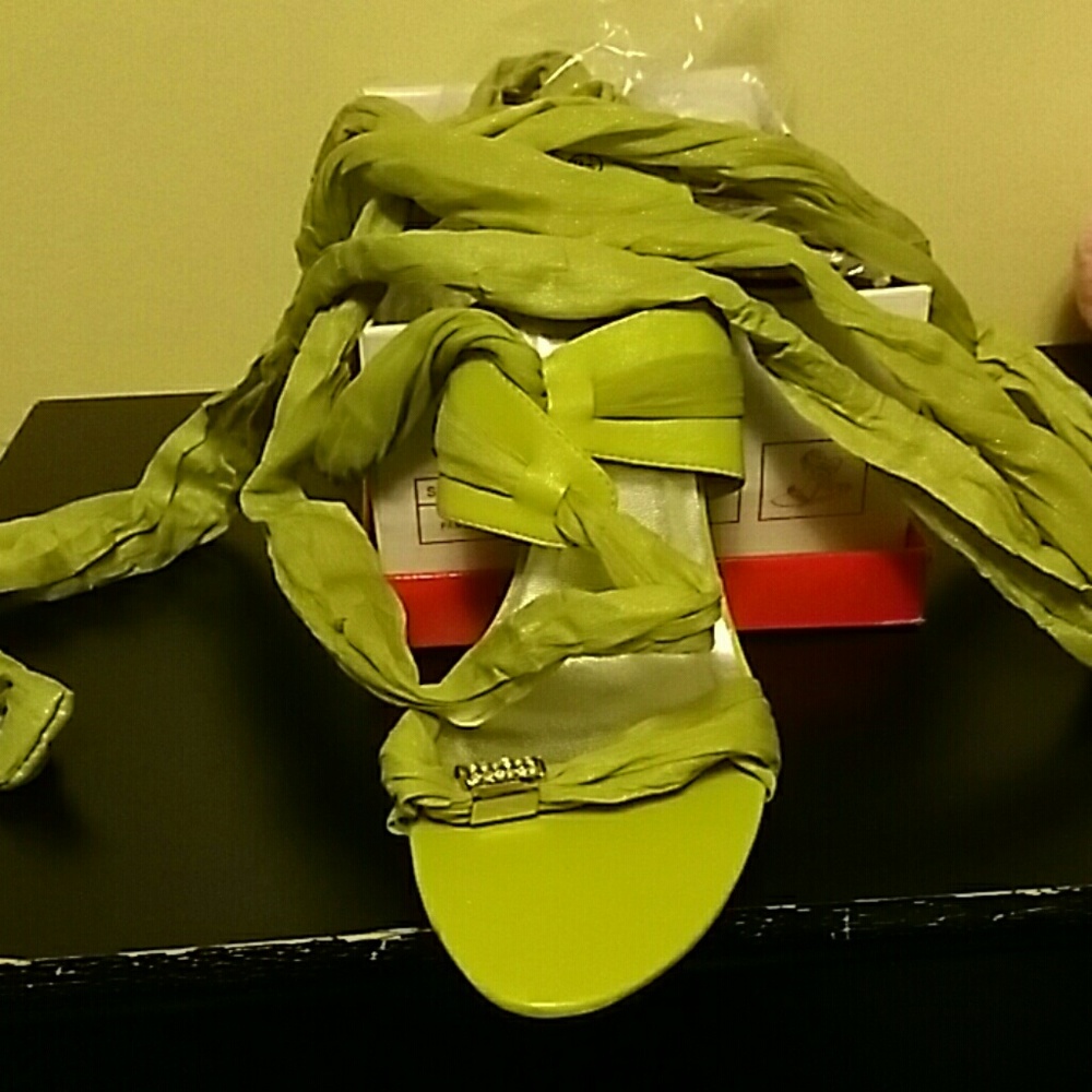 Shoes - Picture 3 of 5
