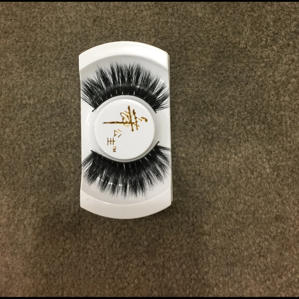 Faux mink lashes