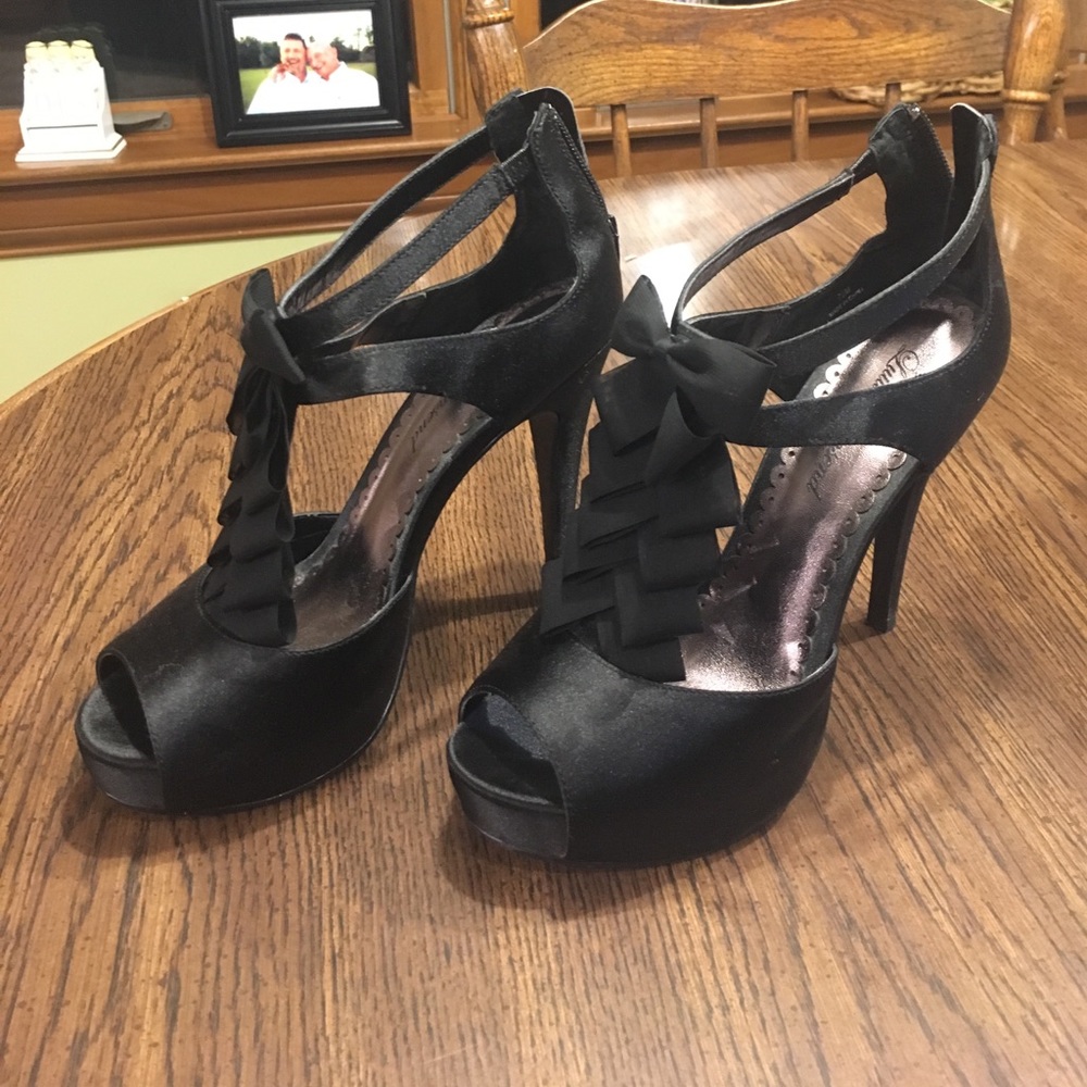 Lulu Townsend black high heels