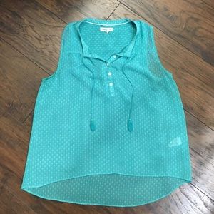 Sheet sleeveless top