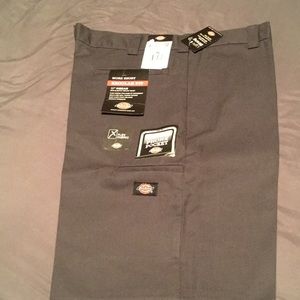 NWT Men's Dickies Shorts size 36