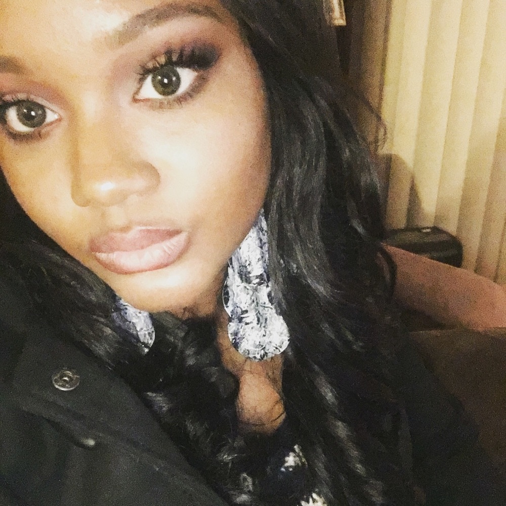 Meet your Posher, Danay