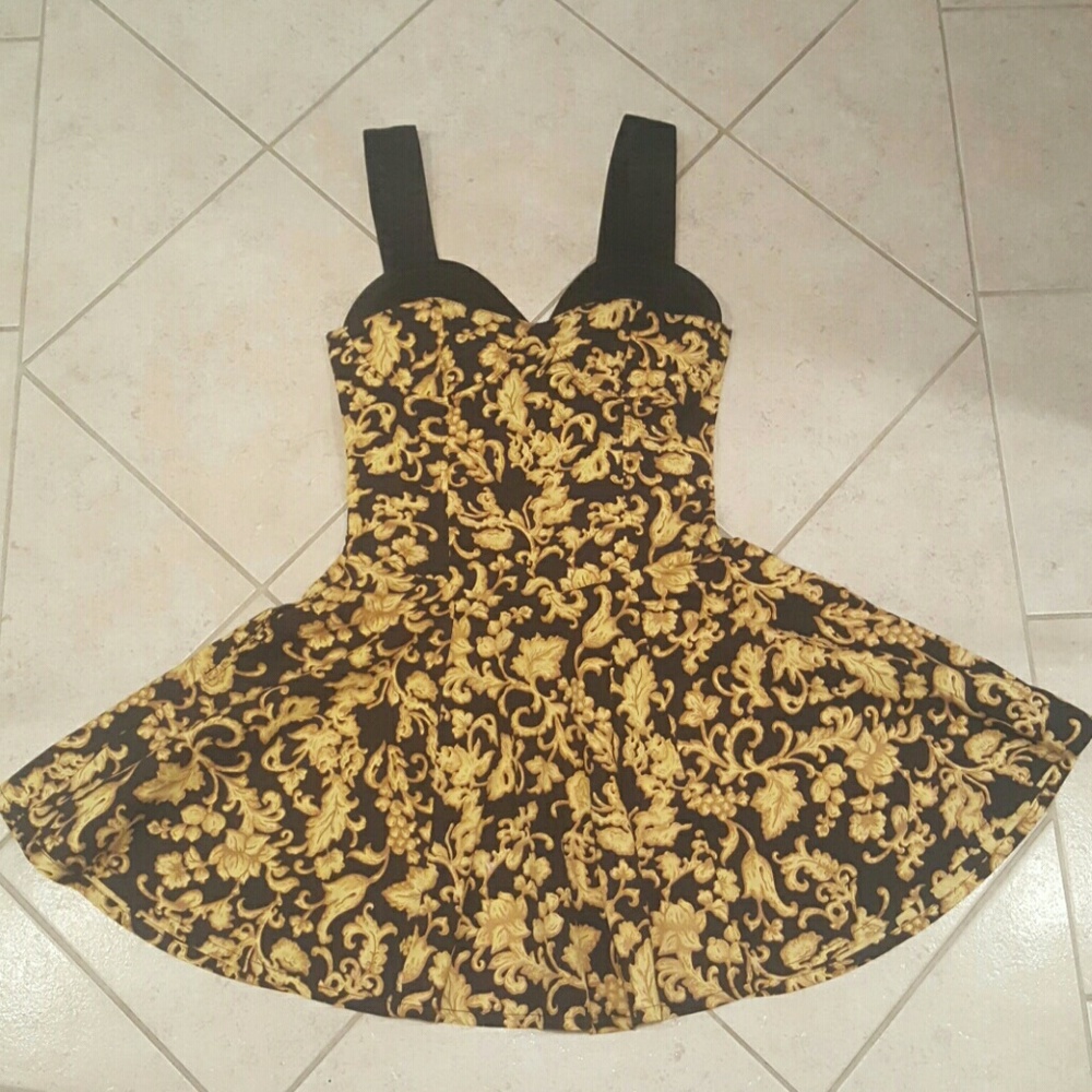 Motel Rocks Black Gold Yellow Skater Dress S