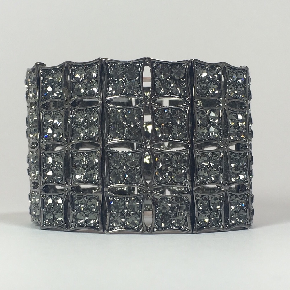 📹Wilshire Bracelet - Grey Tone w/ Grey Crystals