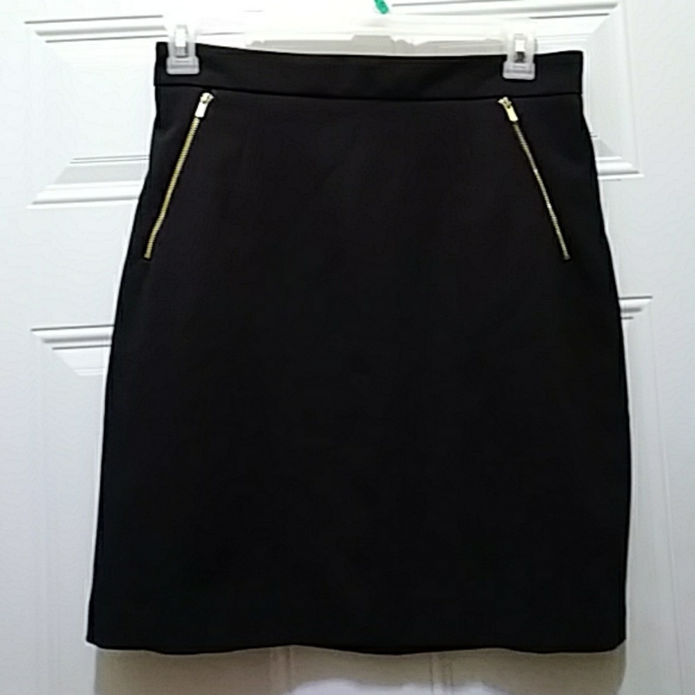 Pencil skirt, gold zipper pocket and back zipper