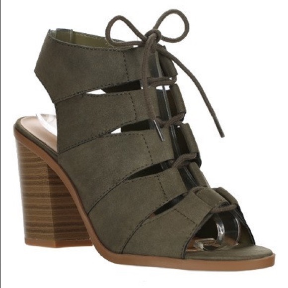 Last pair ‼️ 🍃Green block heel sandals - Picture 3 of 5