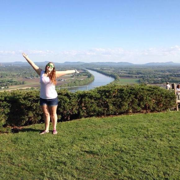 Meet your Posher, Danielle - Picture 1 of 1
