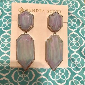 Kendra Scott Petra in iridescent blue lace agate.
