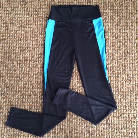 ⛔️SOLD NWOT Running Yoga Leggings - Picture 3 of 4