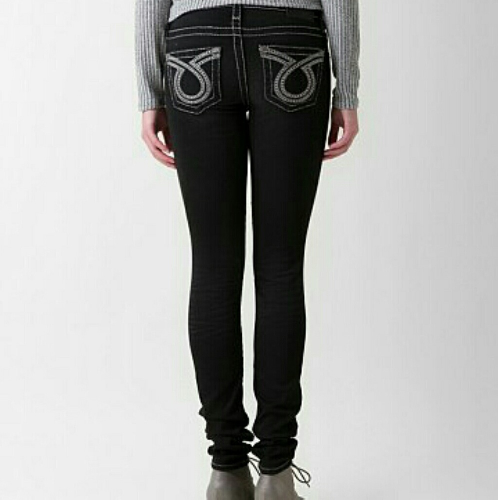 Im looking for this skinny jeans size 28
