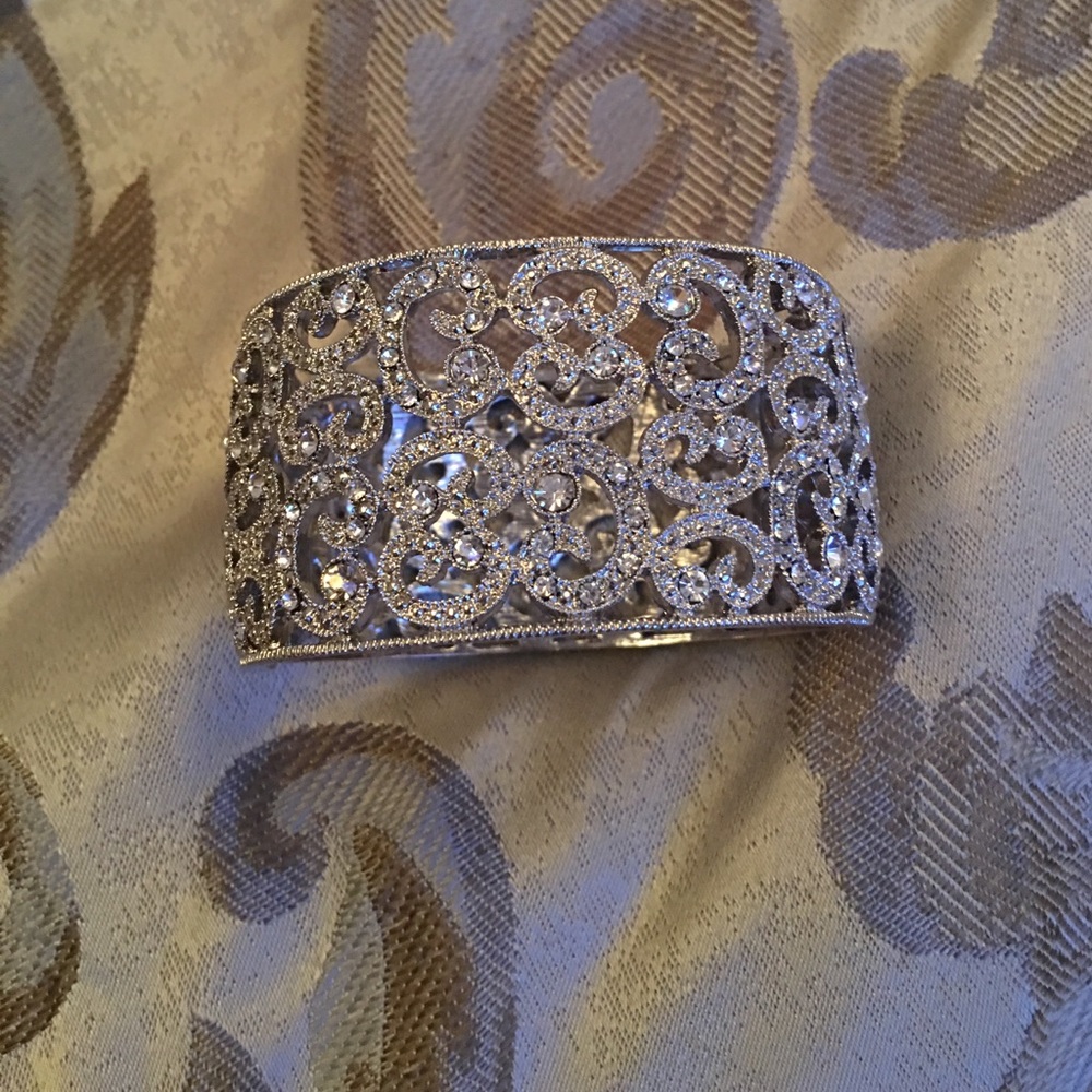 NEW! Diamond Scroll Bangle Bracelet